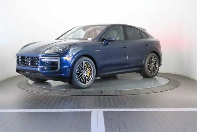 2025 Porsche Cayenne Turbo E-Hybrid Coupe photo 1