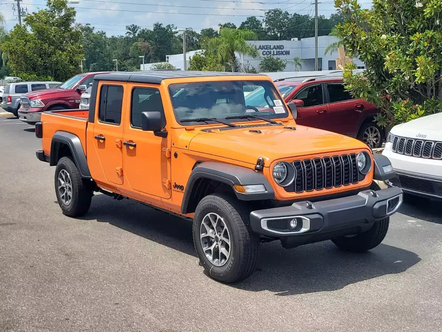 2025 Jeep Gladiator Sport S photo 1