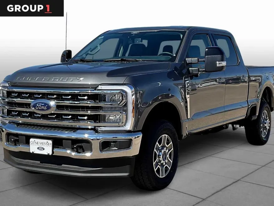 2025 Ford F-250 Lariat photo 1