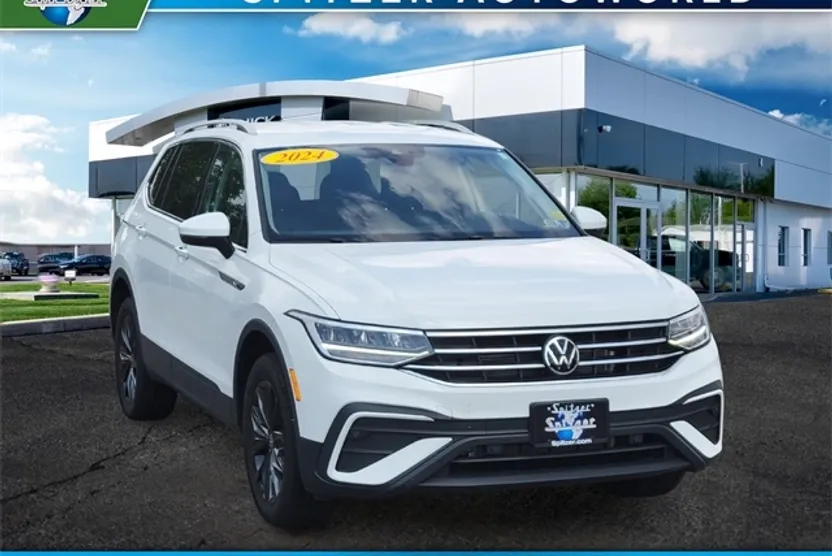 2024 Volkswagen Tiguan SE Wolfsburg Edition photo 1