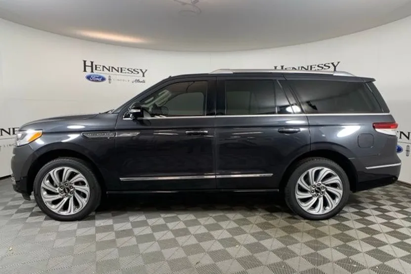 2024 Lincoln Navigator Reserve photo 1