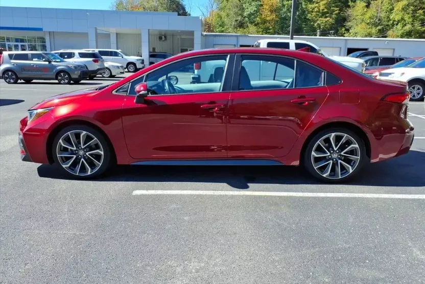 2022 Toyota Corolla SE photo 1