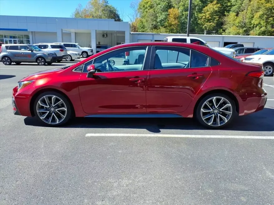 2022 Toyota Corolla SE photo 1