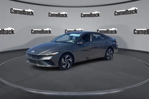 2025 Hyundai Elantra SEL Sport photo 3