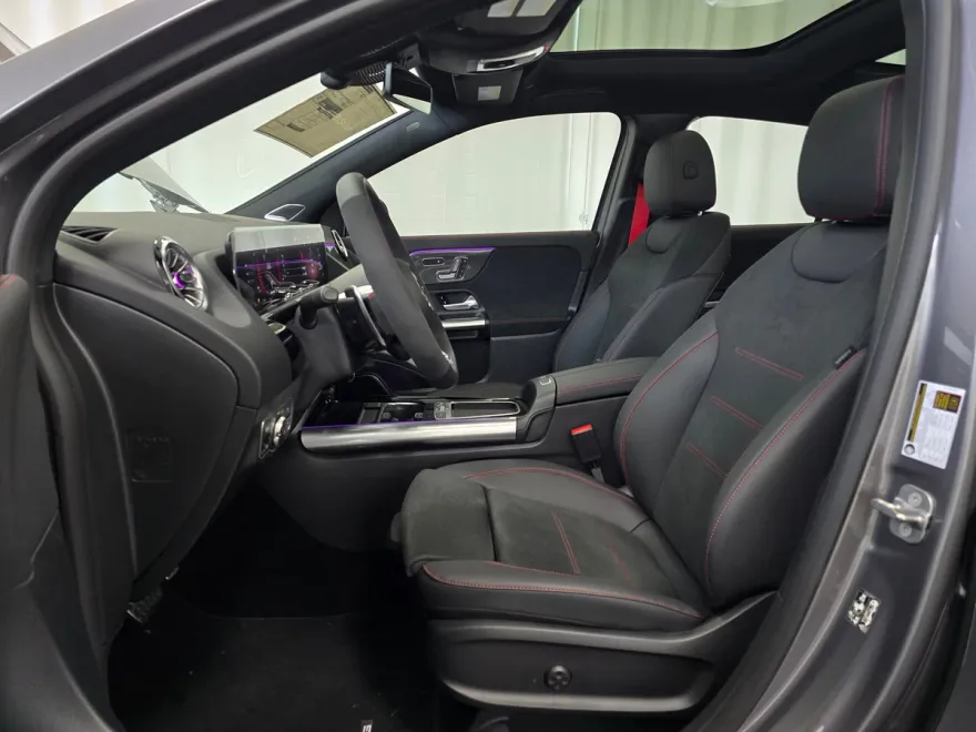 2025 Mercedes Benz GLA AMG 35 photo 1