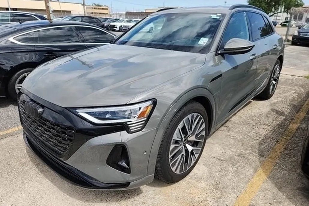 2024 Audi Q8 E-tron Premium photo 1
