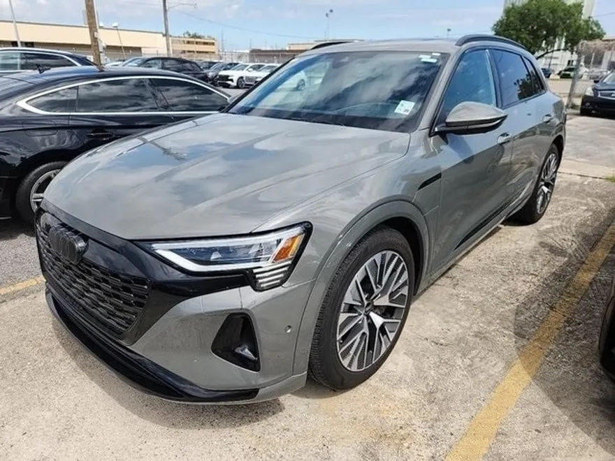 2024 Audi Q8 E-tron Premium photo 1