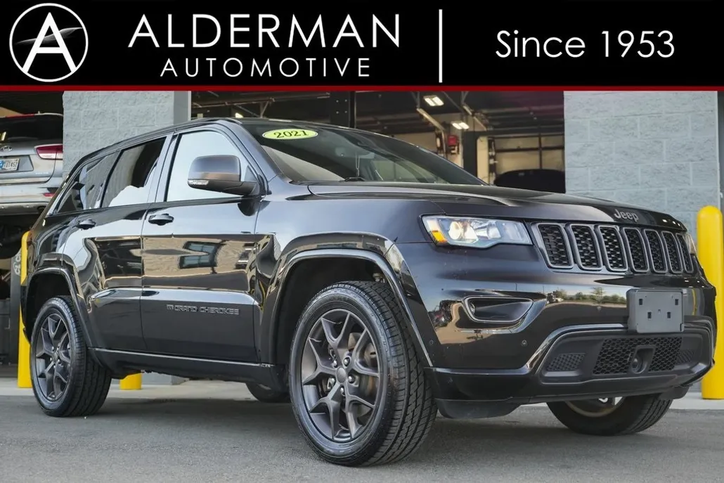 2021 Jeep Grand Cherokee Anniversary Edition photo 1