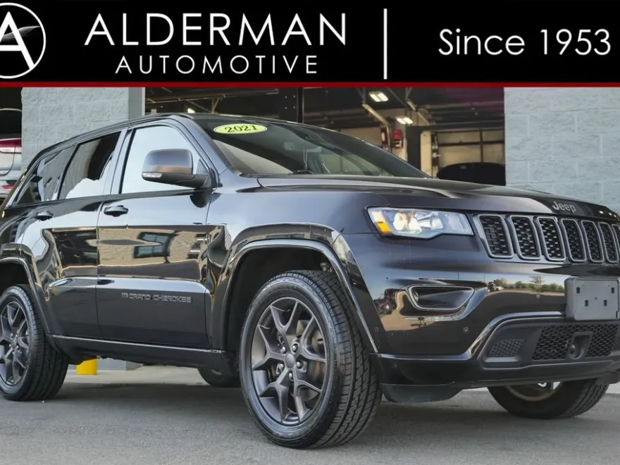 2021 Jeep Grand Cherokee Anniversary Edition photo 1