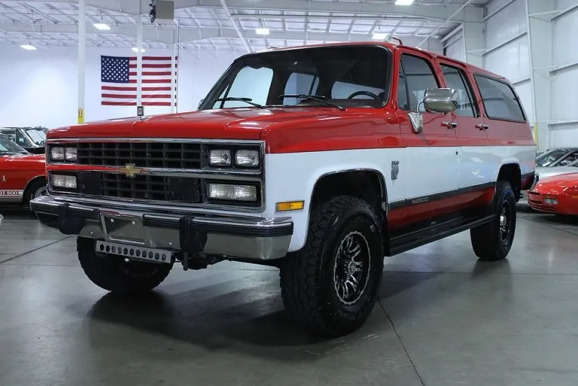 1991 Chevrolet Suburban photo 1
