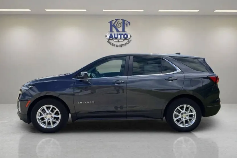 2022 Chevrolet Equinox LT photo 1