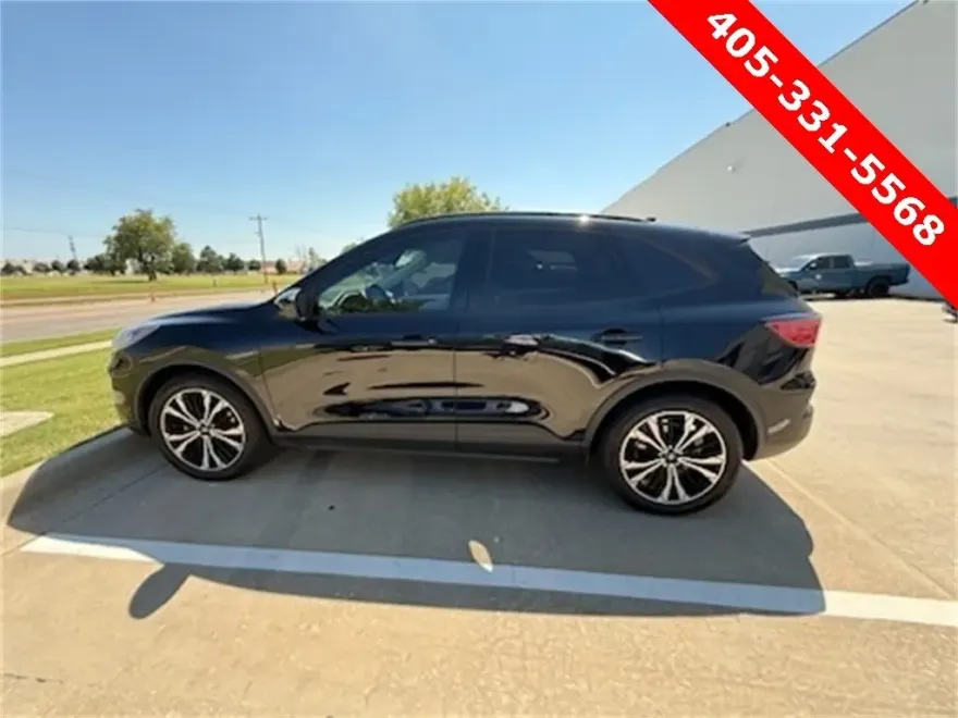 2021 Ford Escape SE Hybrid photo 1