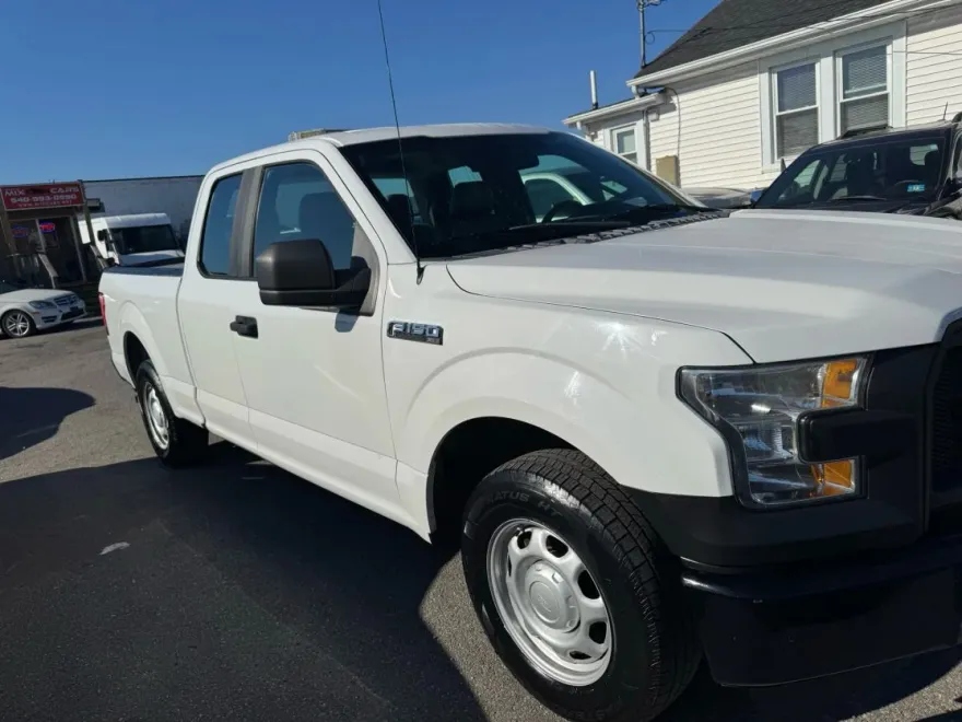 2015 Ford F-150 photo 1