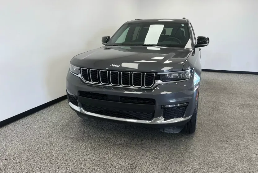 2024 Jeep Grand Cherokee Limited photo 1