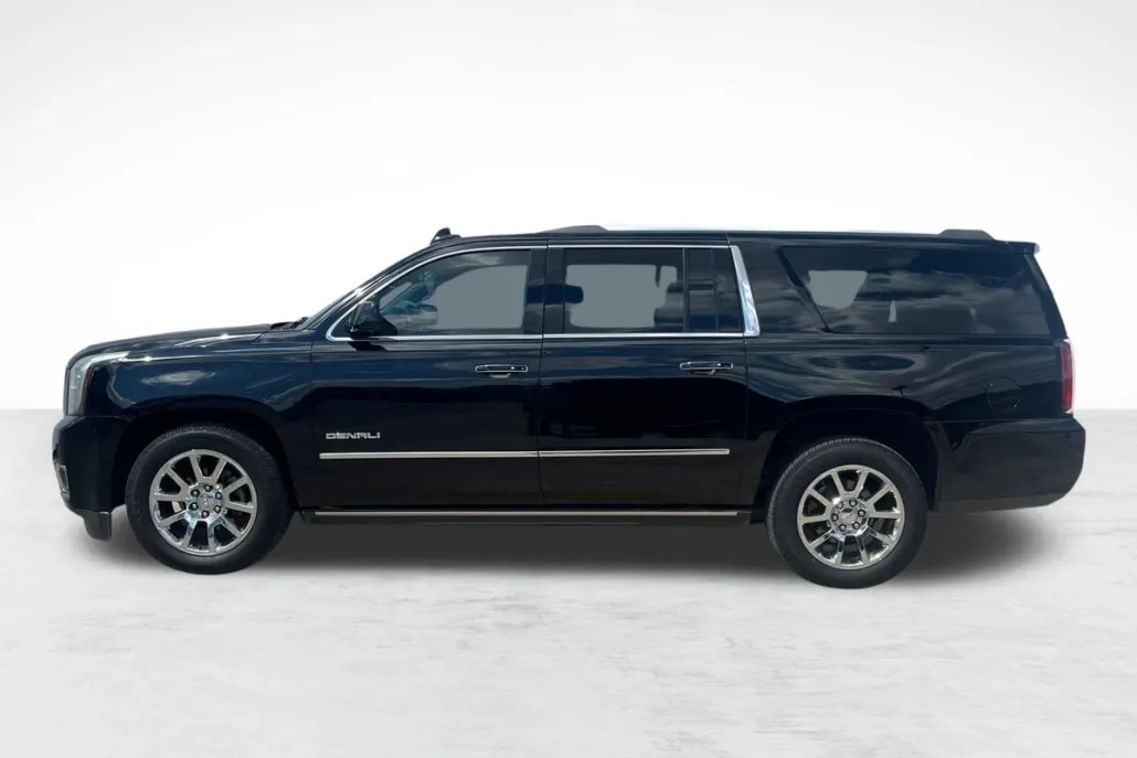 2017 Gmc Yukon XL Denali photo 1