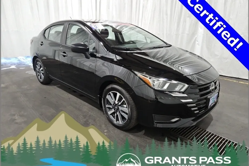 2024 Nissan Versa 1.6 S photo 1