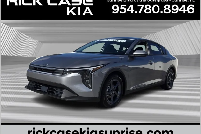 2025 Kia K4 LXS photo 1