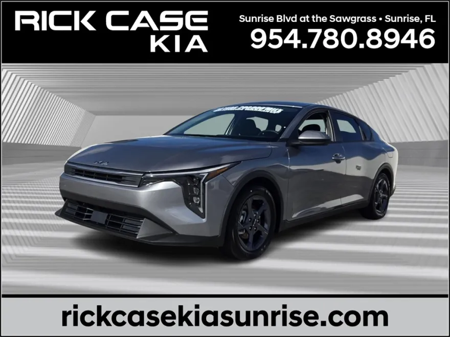 2025 Kia K4 LXS photo 1
