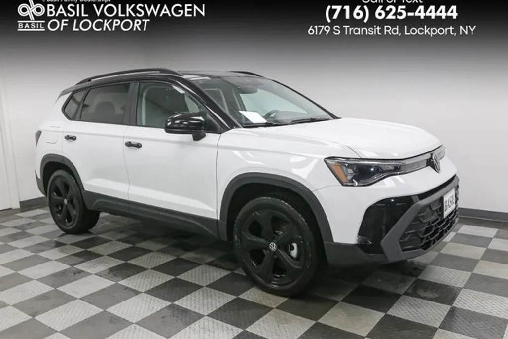 2025 Volkswagen Taos SE photo 1