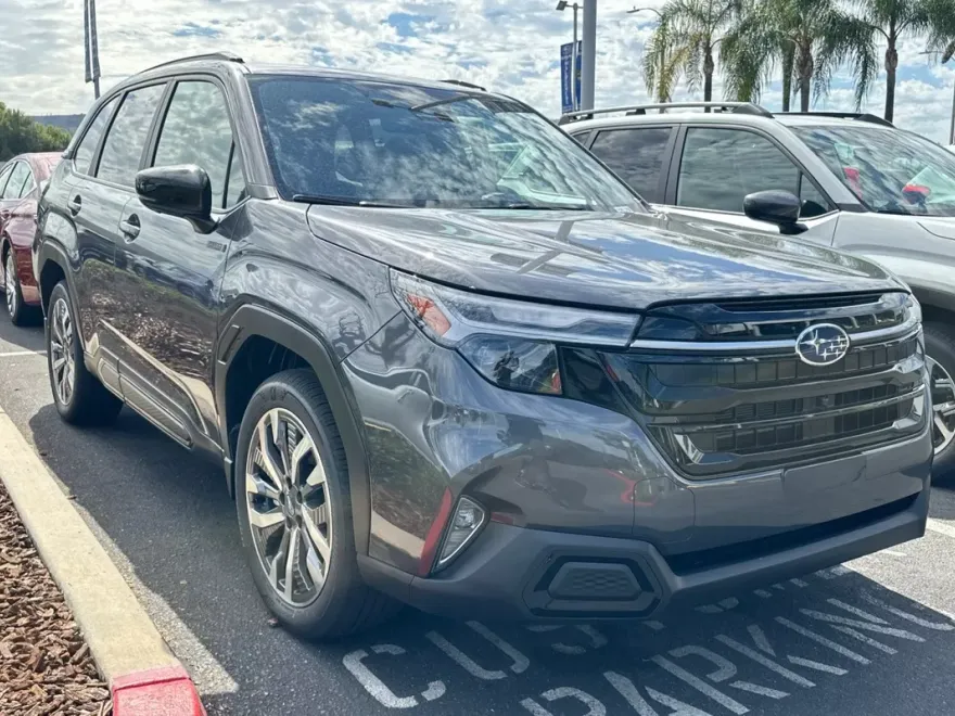 2025 Subaru Forester Touring photo 1