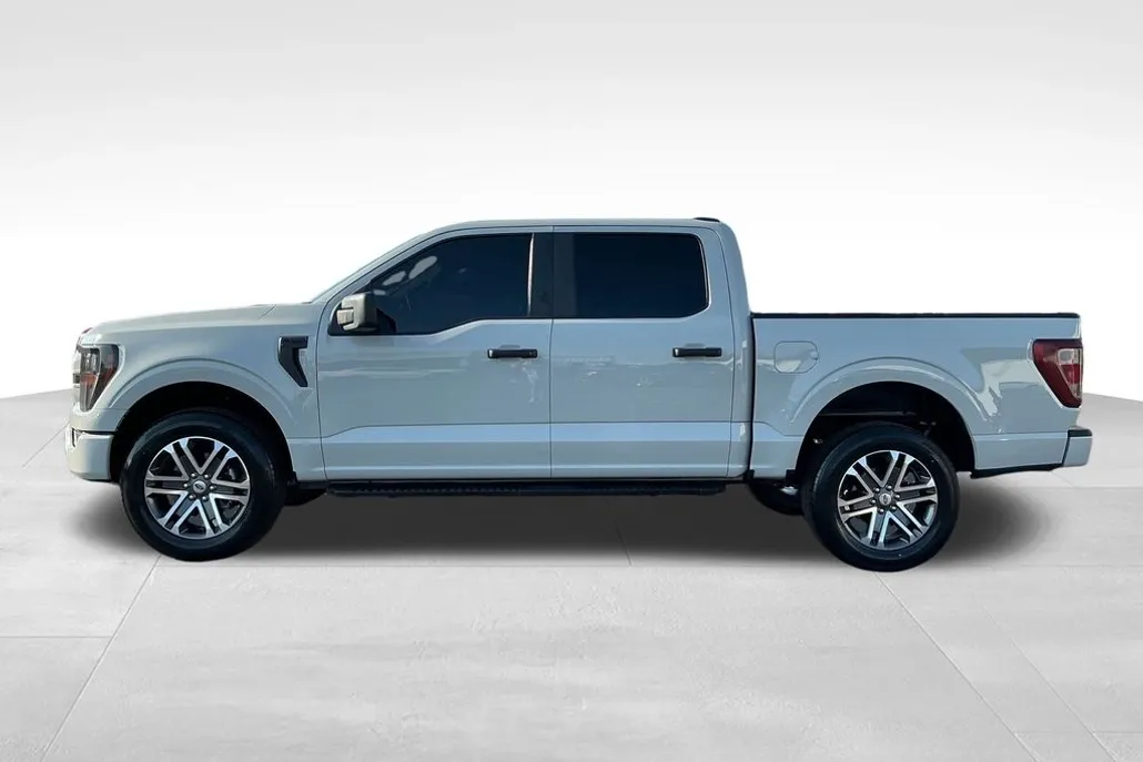 2023 Ford F-150 XL photo 1