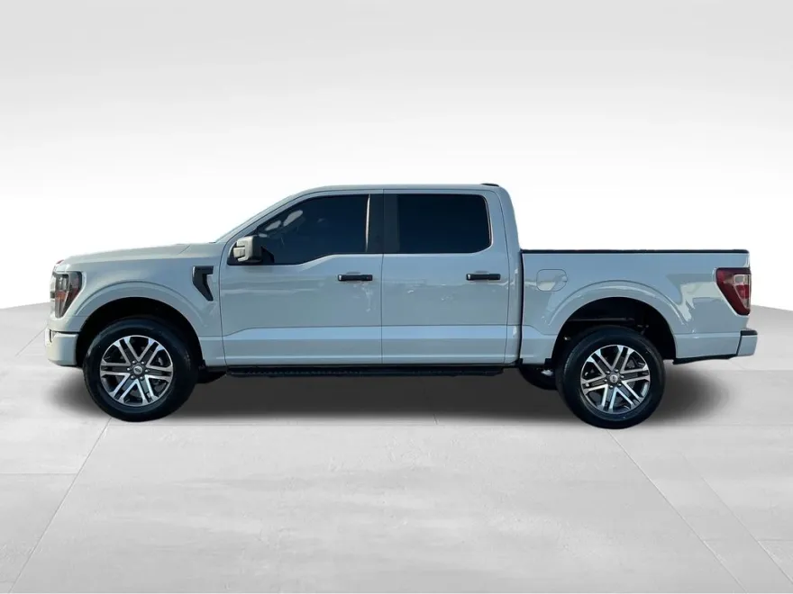 2023 Ford F-150 XL photo 1