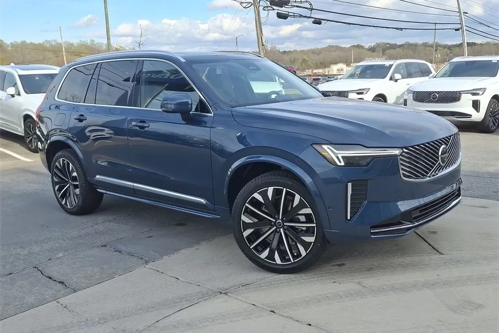 2025 Volvo XC90 Plus photo 1