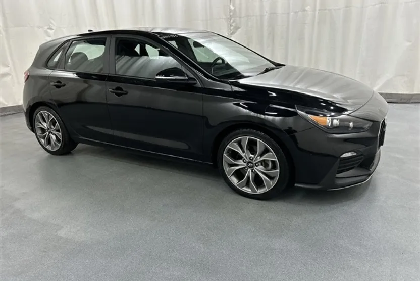 2019 Hyundai Elantra GT N Line photo 1