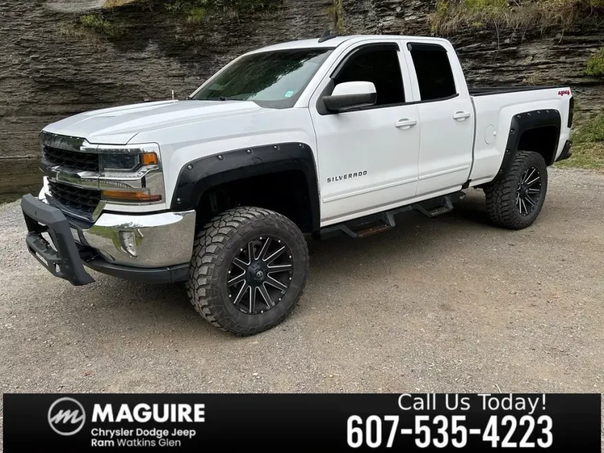 2018 Chevrolet Silverado 1500 LT photo 1