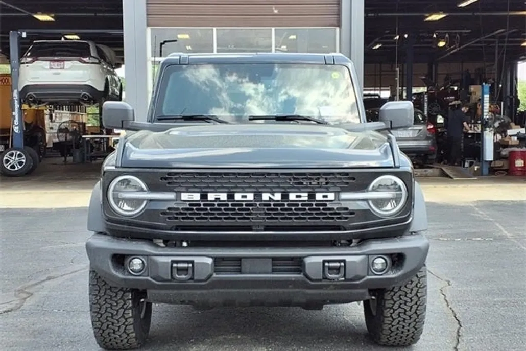 2025 Ford Bronco Badlands photo 1