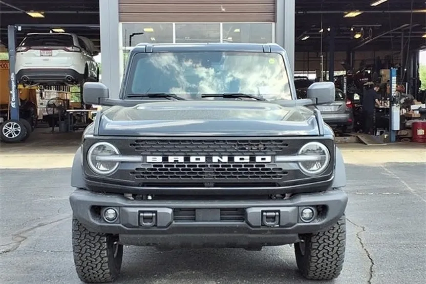 2025 Ford Bronco Badlands photo 1