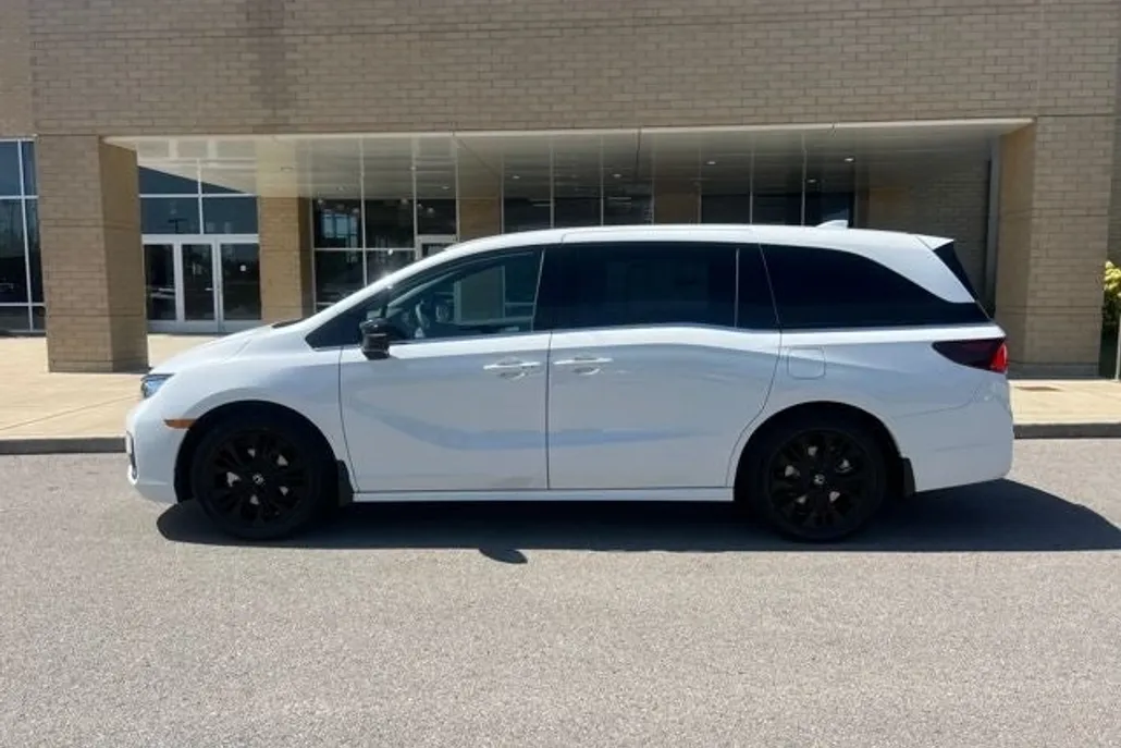 2026 Honda Odyssey photo 1