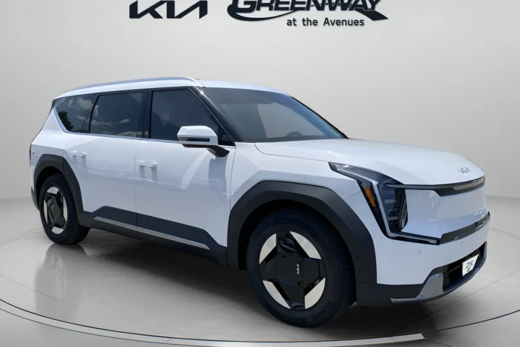 2026 Kia EV9 Wind photo 1
