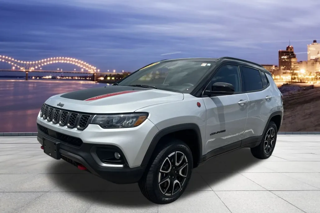 2024 Jeep Compass Trailhawk photo 1