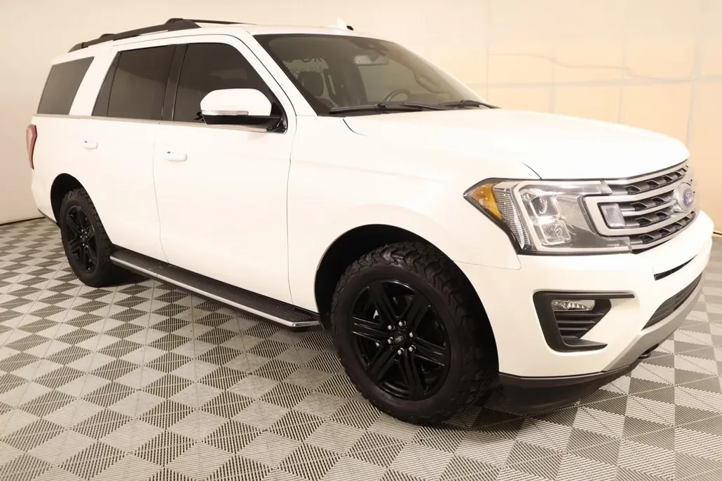 2021 Ford Expedition XLT photo 1