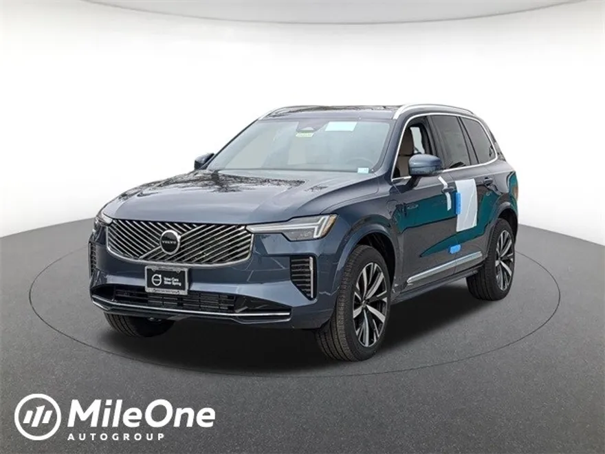2025 Volvo XC90 T8 Core photo 1