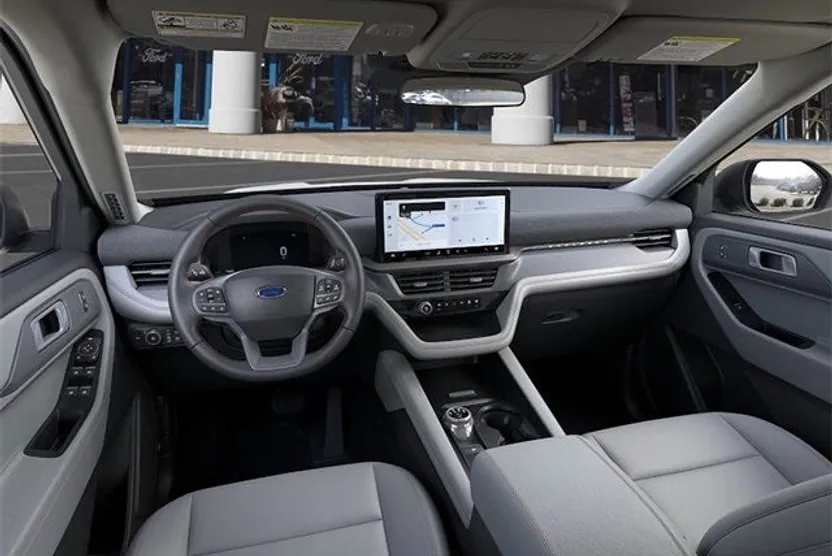 2025 Ford Explorer photo 1