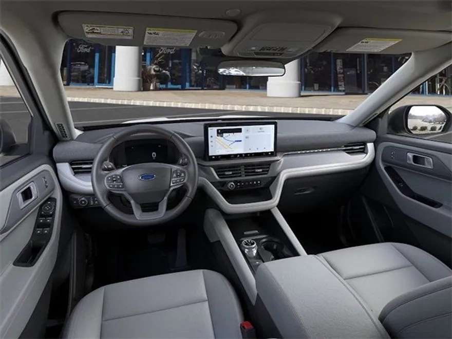 2025 Ford Explorer photo 1