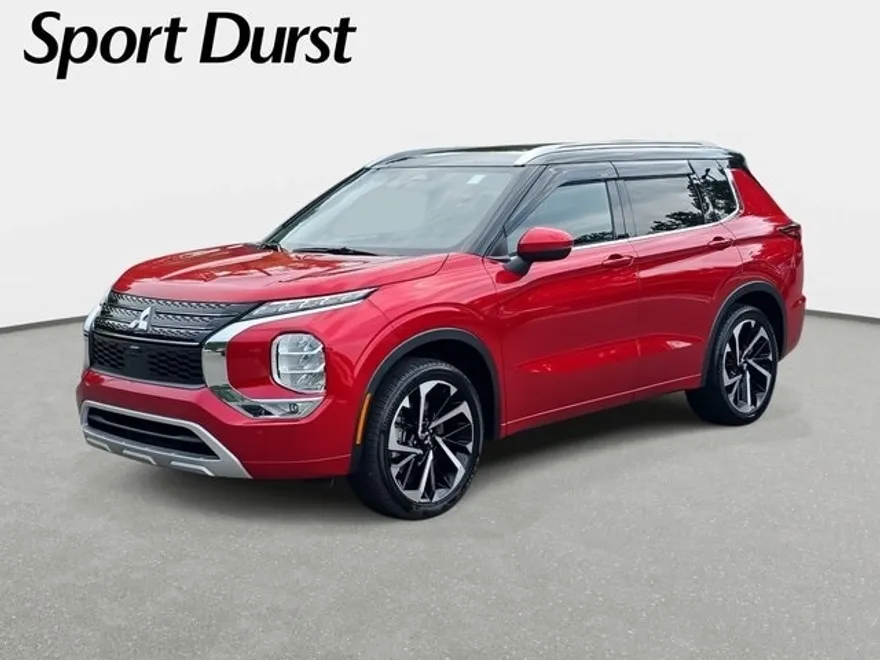 2024 Mitsubishi Outlander SEL photo 1