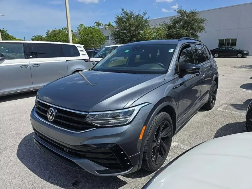 2023 Volkswagen Tiguan SE R-Line Black photo 1