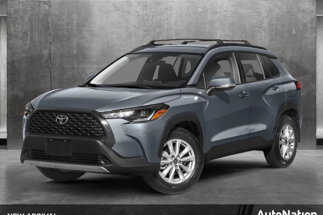 2024 Toyota Corolla Cross LE photo 1