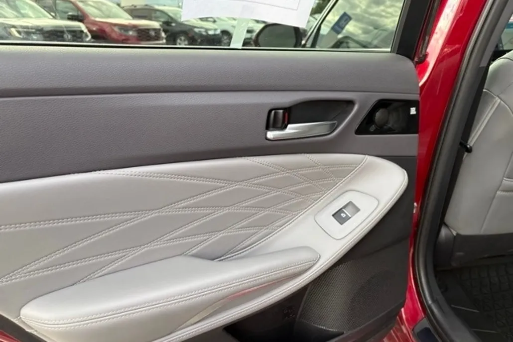 2019 Toyota Avalon Limited photo 1