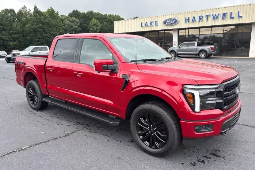 2025 Ford F-150 Lariat photo 1