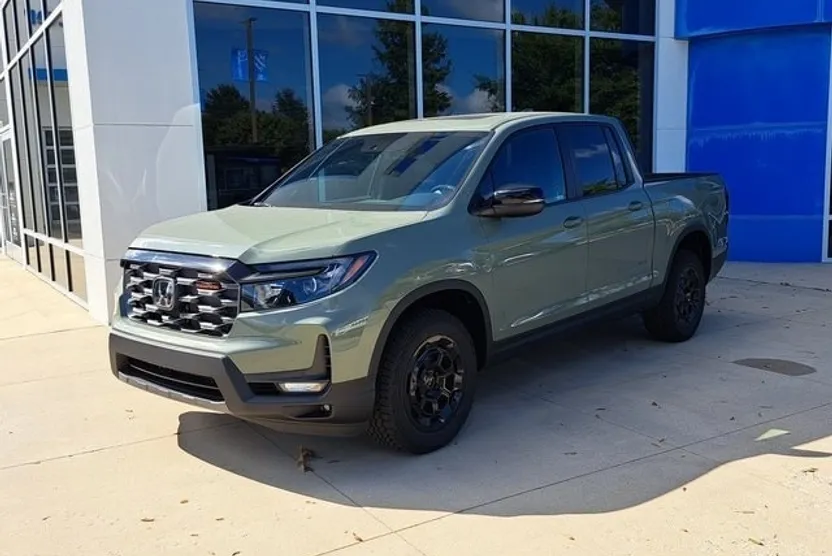 2026 Honda Ridgeline TrailSport photo 1
