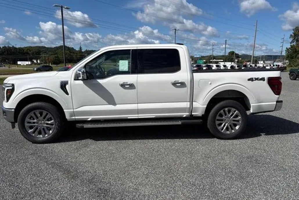 2025 Ford F-150 Lariat photo 1