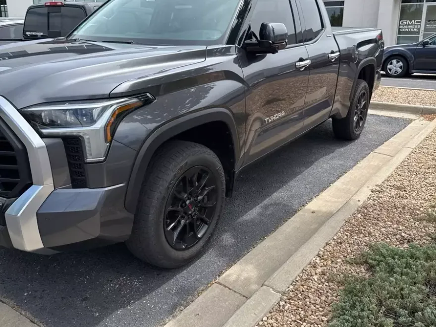2023 Toyota Tundra Limited photo 1