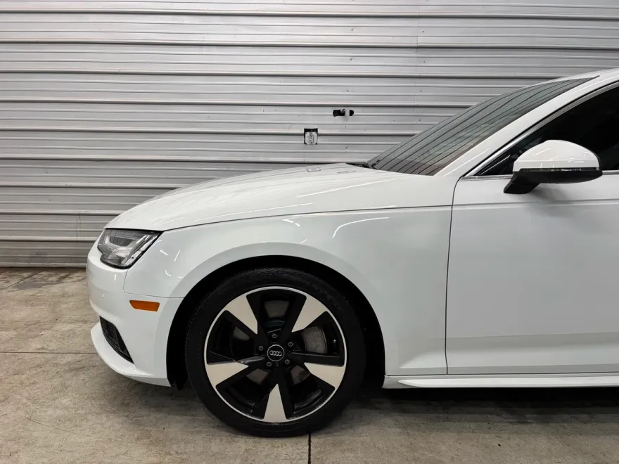 2017 Audi A4 2.0T Quattro Premium Plus photo 1