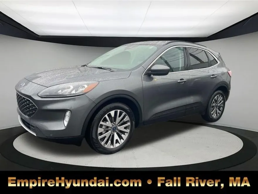 2022 Ford Escape Titanium photo 1