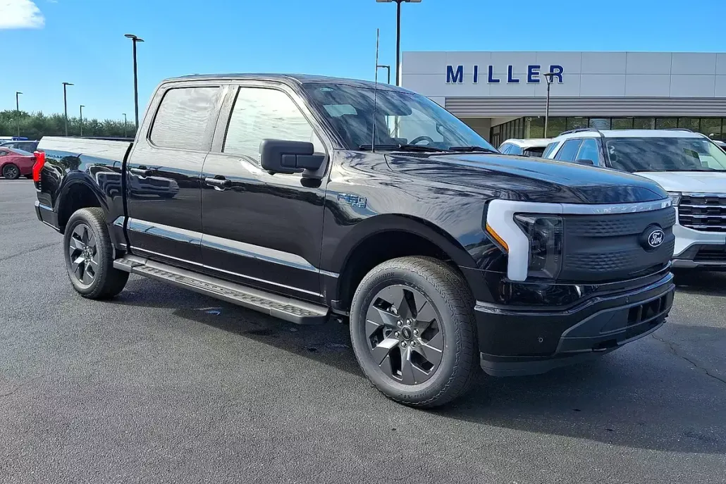 2025 Ford F-150 Lightning photo 1