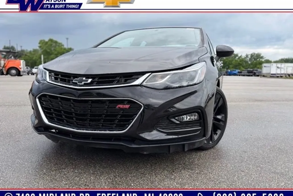 2018 Chevrolet Cruze LT photo 1